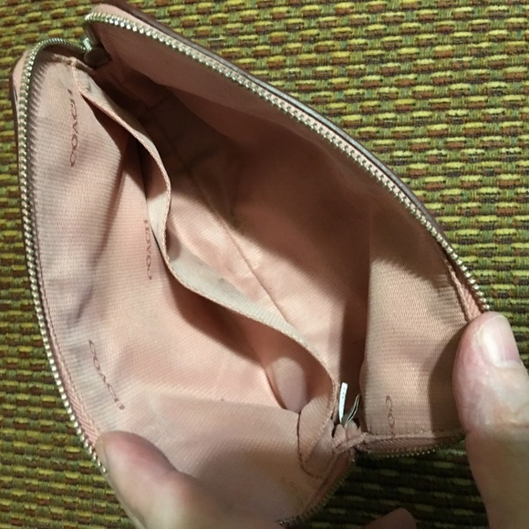 SOLD! COACH Hearts Leather Cosmetic Case & Wallet - Picture 8 of 8